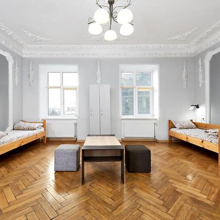 Premium Hostel Лвив Екстериор снимка