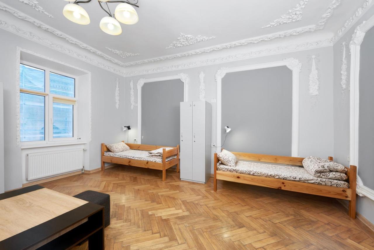 Premium Hostel Лвив Екстериор снимка