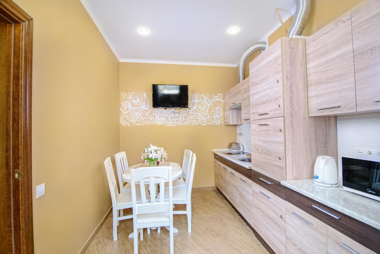 Premium Hostel Лвив Екстериор снимка