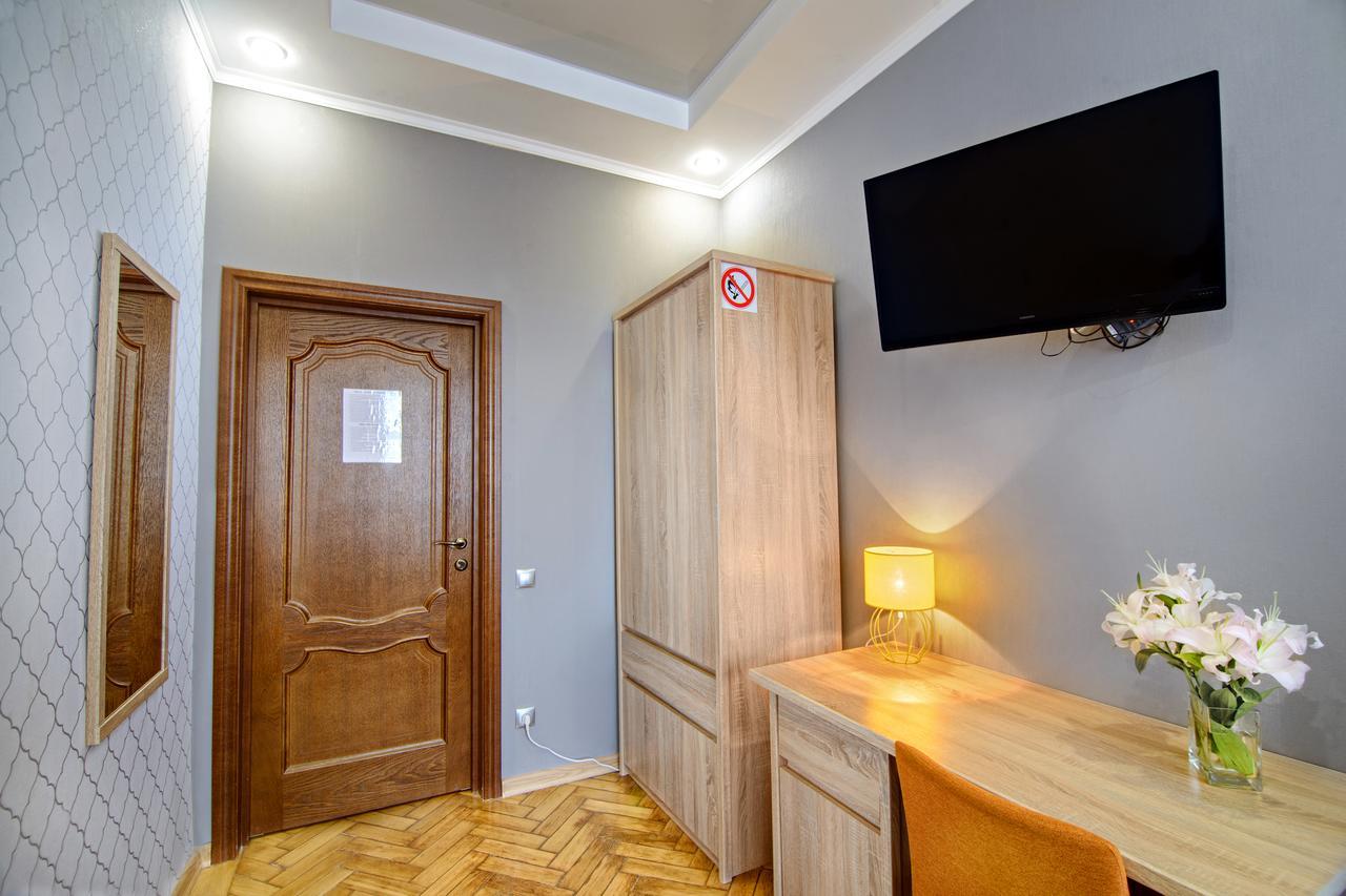 Premium Hostel Лвив Екстериор снимка