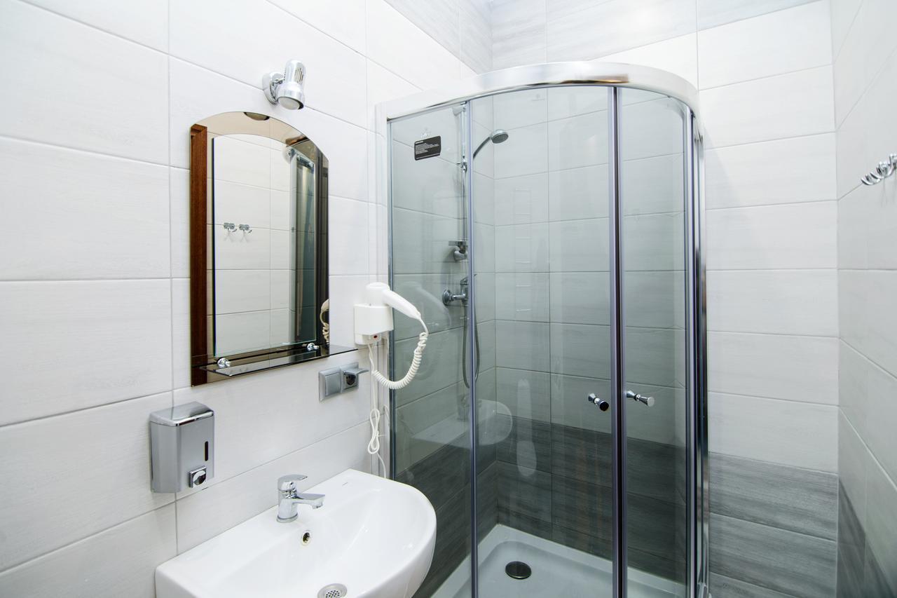 Premium Hostel Лвив Екстериор снимка